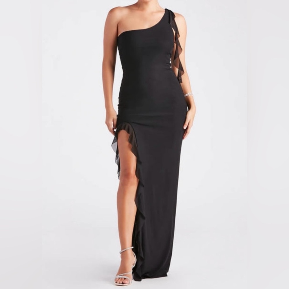 NWOT Black One-Shoulder Dress